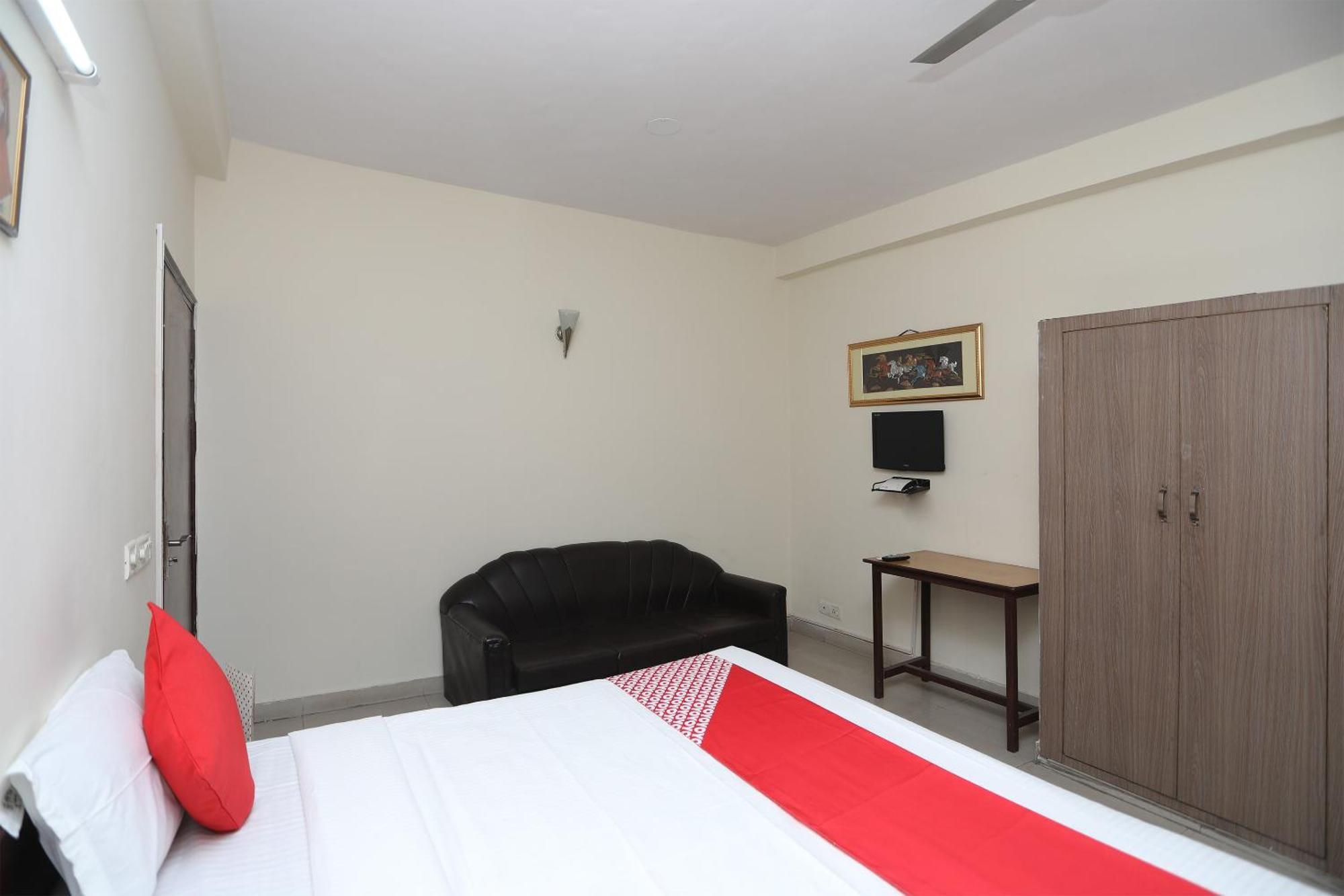 Hotel O Celebration Bnb Home Делі Екстер'єр фото